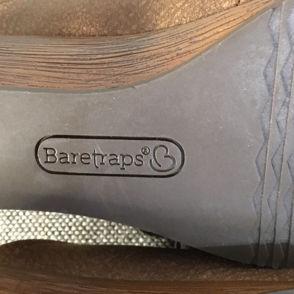 Bare traps Luna Mary Janes in a suede-like brown material, size 7 1/2M. - Picture 10 of 16